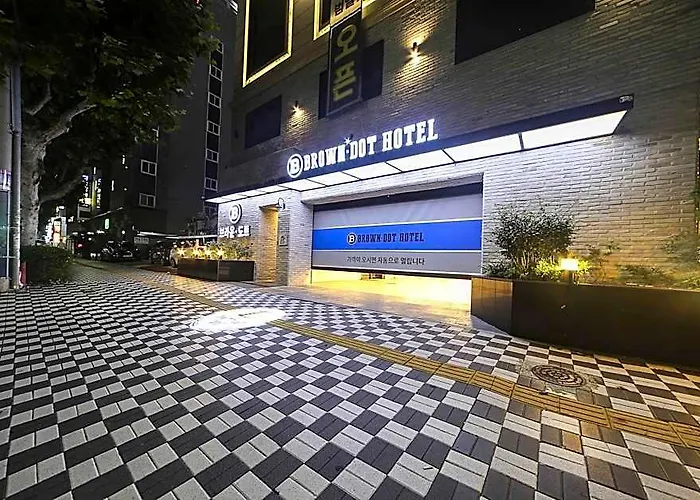 Hotel Brown-dot Beomil