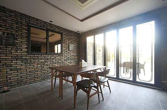 Brown-dot Beomil 2* Busan
